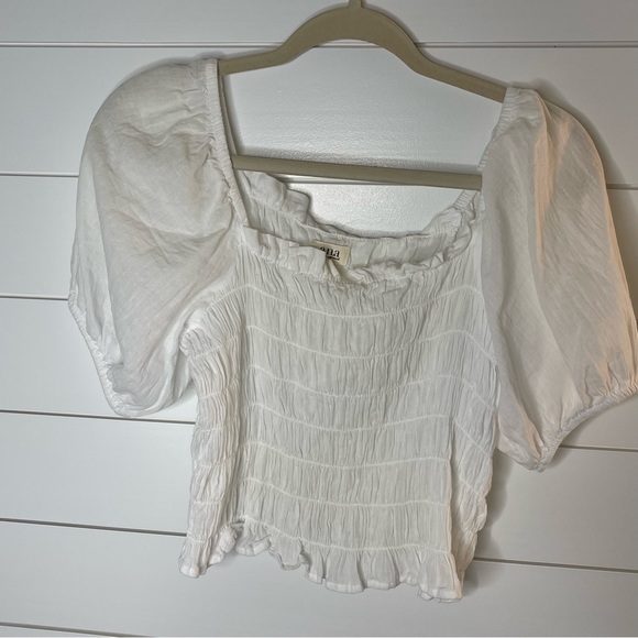 a.n.a. A new approach Shirred Short Sleeve Peasant Top blouse white Medium. - Picture 4 of 10